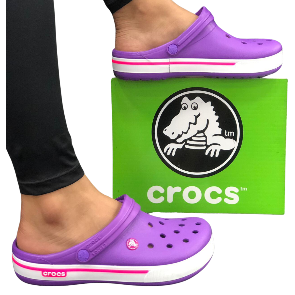 Comprar Crocs Crocband 2.5 Clog Mujer: Estilo y Comodidad. ¿Estás buscando comprar Crocs Crocband 2.5 Clog Mujer? En Onlineshoppingcenterg tenemos todo lo que necesitas para encontrar los zuecos ideales que combinan moda, comodidad y practicidad. Conoce más sobre este modelo icónico, sus características y los beneficios que ofrece.  ¿Por qué elegir Crocs Crocband 2.5 Clog Mujer? Las Crocs Crocband 2.5 Clog Mujer son perfectas para quienes buscan calzado cómodo, ligero y duradero. Su diseño moderno y funcional se adapta tanto a actividades cotidianas como a momentos de relax. Aquí te explicamos las razones por las que son una excelente elección:  Características destacadas Comodidad superior: Fabricadas con el material exclusivo Croslite™, ofrecen un ajuste ergonómico que reduce la fatiga. Estilo versátil: Su diseño incluye detalles deportivos que las hacen ideales para looks casuales y relajados. Resistencia al agua: Perfectas para usar en la piscina, playa o actividades al aire libre. Variedad de colores: Disponibles en tonos como crocband lavender purple, crocband blossom white y crocband ice blue, para todos los gustos. En Onlineshoppingcenterg, encontrarás la mejor variedad para comprar Crocs Crocband 2.5 Clog Mujer al mejor precio.  Los colores más populares Crocband lavender purple Este tono es ideal para quienes buscan un toque delicado y femenino. El crocband lavender purple combina con atuendos casuales y es perfecto para destacar en cualquier ocasión.  Crocband blossom white El blanco siempre es un clásico. Este modelo combina elegancia y frescura, haciéndolo ideal para cualquier look de verano.  Crocband ice blue Si prefieres un color fresco y moderno, el crocband ice blue es una excelente elección. Este tono resalta por su versatilidad y estilo único.